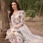 Aneelas 3Pcs Lawn Article