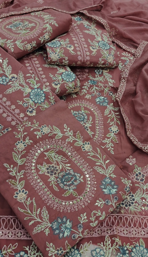 Oplus_16908288 Maria B 3pcs Lawn Collection In Nude Pink Color - Image 1