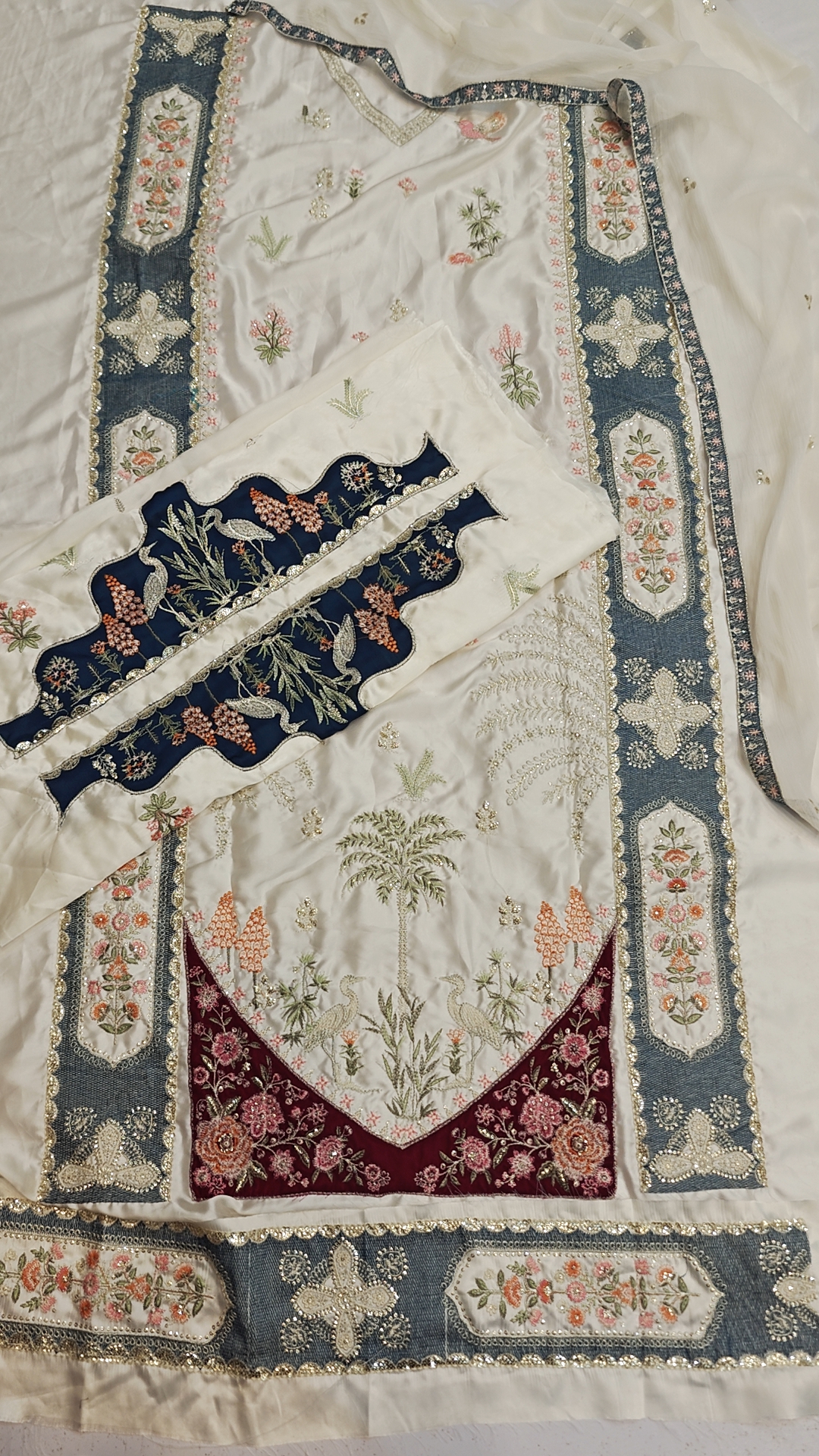 oplus_1048608 Ethnic 3pcs Silk Suit - Image 1