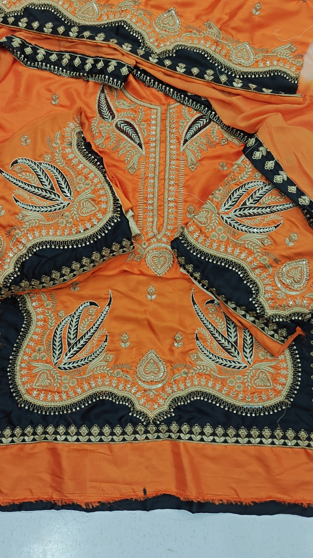 oplus_1048608 Ethnic 3pcs Silk Suit - Image 1